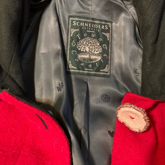 Schneiders of Saltzburg Town & Country Hooded Alpaca Coat. No Size. Red/Green. - Picture 5 of 5